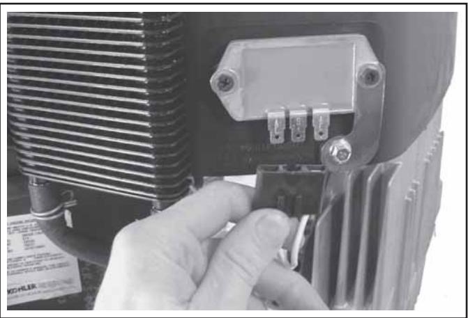 KOHLER CV20 - Dépose des chicanes externes et du carter du ventilateur - 1
