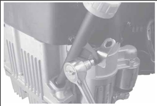 KOHLER CV20 - Installation du moteur du démarreur électrique - 2