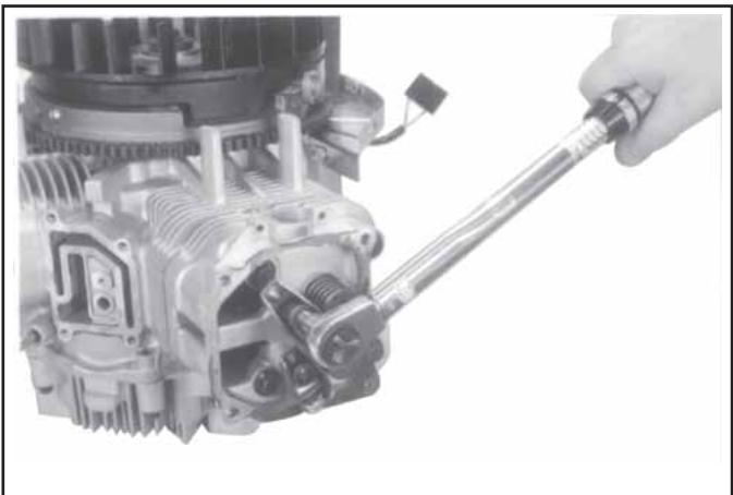 KOHLER CV20 - Culasses attachées par des vis hexagonales à brides : - 1