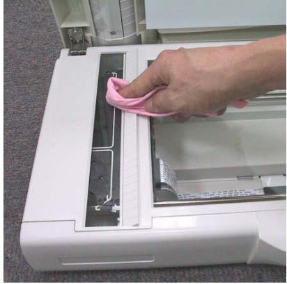 PLUSTEK SMARTOFFICE PL806 - Reinigung des Flachbetts - 2