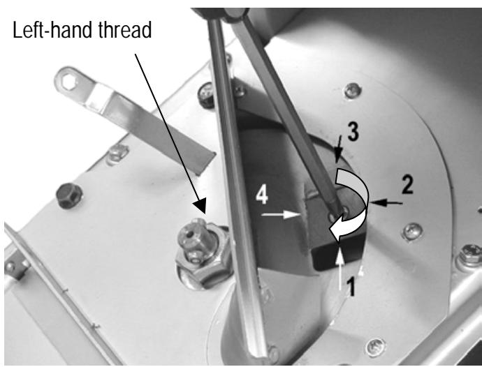 ATIKA TOPLINE 2500 - One edge of the knife has become blunt - 3