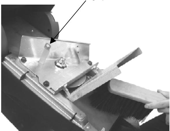 ATIKA TOPLINE 2500 - Wear protective gloves. - 4