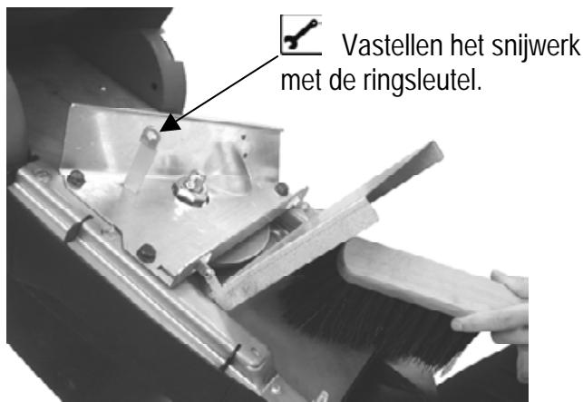 ATIKA TOPLINE 2500 - Veiligheidshandschoenen dragen. - 2