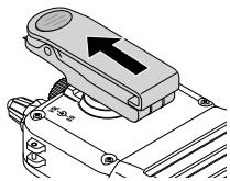 UNIDEN MHS550 - Fixer l'attache-ceinture - 2