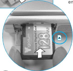 FERRANIA SD-V615 - Insérer ou enlever une carte mémoire - 2