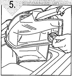 ROYAL RY7910 - POUR VIDER ET NETTOYER LE RÉSERVOIR D'EAU SALE - 5