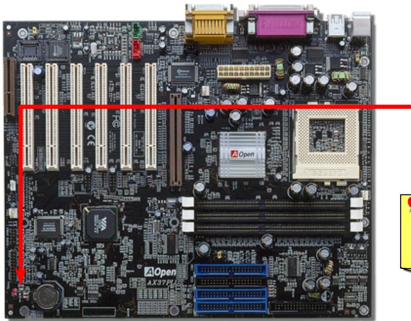 AOPEN AX37PRO - Indicateur LED de système et RAM mis sous tension - 1
