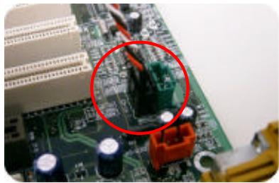 AOPEN CRW2440 - Ce lecteur CD-R/RW doit être horizontalement installé et manipulé. - 3