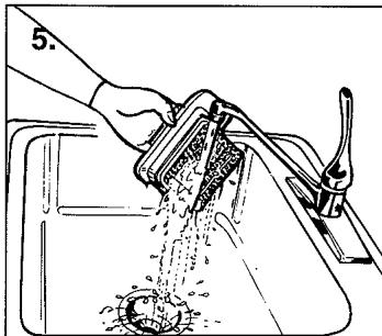 DIRT DEVIL MCE6000 - EMPTYING AND CLEANING DIRTY WATER TANK - 5