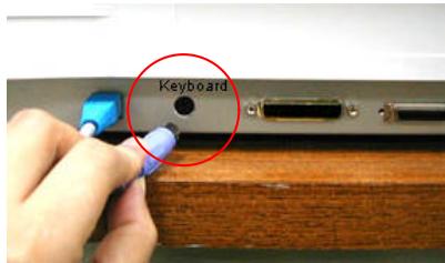 AVISION NETDELIVER @V5000 - CONNECTER LE CABLE DU CLAVIER - 1