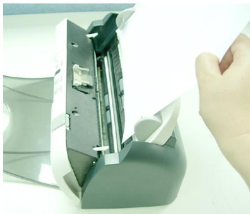 AVISION AV122B - Bourrage de papier dans l'adf - 2