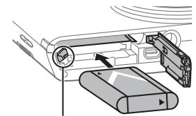 SONY DSC-W830 PACK  : ETUI - Inserting the battery pack - 2