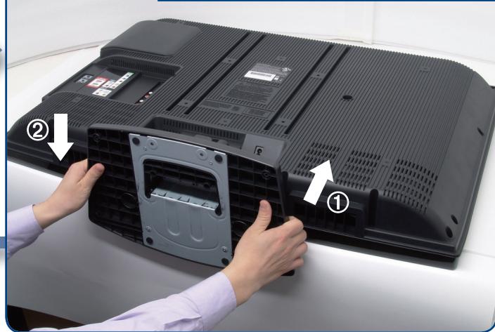 SYLVANIA LD370SSX - Attaching the Stand - 9