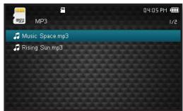 SAMSUNG YP-CP3AB - Retrait de la CARTE microSD - 4