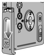SAMSUNG DIGIMAXU-CA 401 - Insertion de la carte mémoire - 1