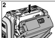 SAMSUNG VP-D905 - Insertion et éjection d'une cassette - 2