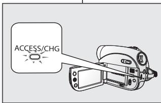 SAMSUNG VP-DX1040 - Polnjenje baterije - 1
