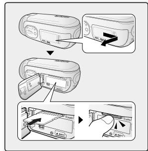 SAMSUNG VP-MX20C - Utagelse af et hukommelseskort - 1