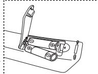 SAMSUNG LE40F86BD - Installing Batteries in the Remote Control - 2