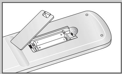 SAMSUNG UW-17J11VD - Insertion des piles dans la télécommande - 2