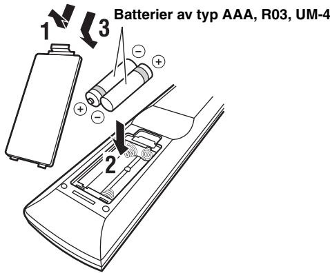 YAMAHA R-N500 - Installera batterier - 1