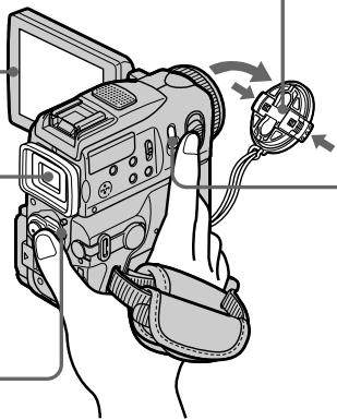 SONY DCR-PC101E - Viewfinder - 1