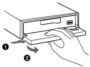 SONY XR-C7220R - Retirar o painel frontal - 1