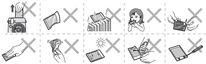 FUJIFILM INSTAX MINI 70 - Precauciones sobre el manejo de lapellicula y las impresiones - 1