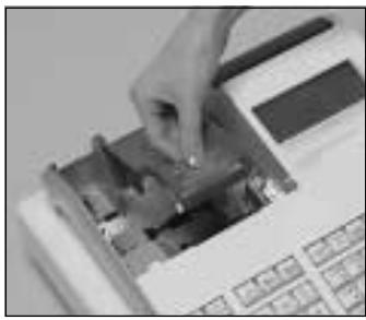 CASIO SE-S300 - Pour installer le rouleau de papier des tickets de caisse - 2