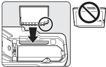 NIKON COOLPIX P7100 - Insertion correcte de la carte mémoire - 1
