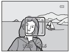 NIKON COOLPIX P7100 - Appuyez sur le déclencheur à mi-course, c'est-à-dire que vous devez appuyer légèrement sur le déclencheur jusqu'à sentir une résistance. - 2