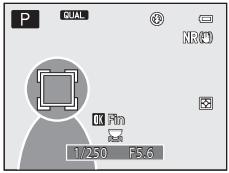 NIKON COOLPIX P7100 - Cadrez le sujet au centre de l'écran, puis appuyez sur ⓄK. - 2