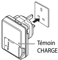 NIKON COOLPIX P7100 - Branchez le chargeur d'accumulateur sur une prise électrique. - 1