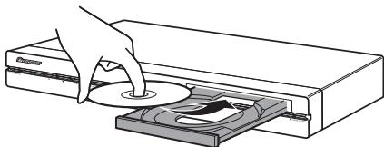 PIONEER BDP-120 - Loading a Disc - 3
