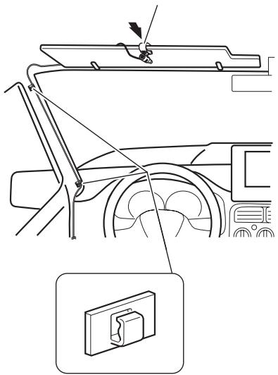 PIONEER AVIC-F320BT - Fije el clip del micrófono al parasol. - 1