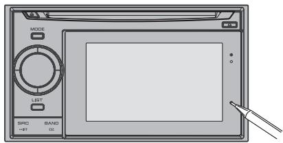 PIONEER AVIC-F320BT - Pulse el botón RESET con el dispositivo extraíble conectado. - 1