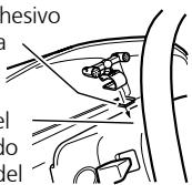 PIONEER DEH-P8100BT - Instale la presilla de micrófono en la base del volante. - 1