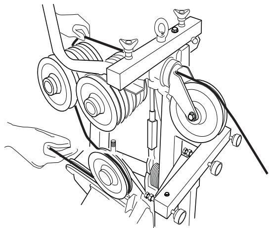HUSQVARNA CS 2512 - Enfiler le câble - 1