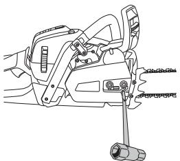 HUSQVARNA 560 XPG - Montage von Schiene und Kette - 8