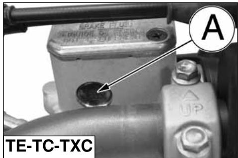 HUSQVARNA HVA TE TC SMR 510 2010 - To replace the fluid, proceed as follows: - 9