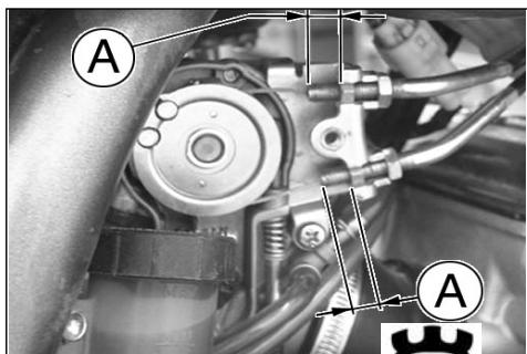 HUSQVARNA HVA TE TC SMR 510 2010 - REGLAGE DU CABLE DE COMMANDE DES GAZ - 2