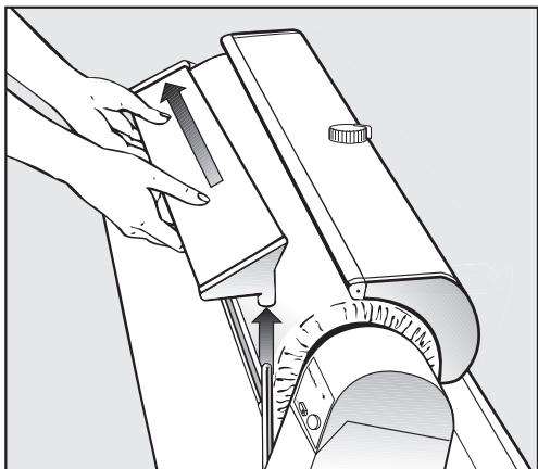 MIELE B890-REPASSEUSE A ROULEAU - Retirer la planched'entrainement - 1