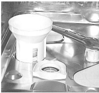 SCHOLTES LVX 9-44 - Loading the Salt into the Softener - 1