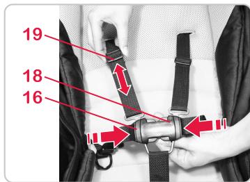 BRITAX B-LITE - Un harnais à 5 points bien ajusté permet de dévelopir en toute sécurité votre enfant dans la pousette. - 8