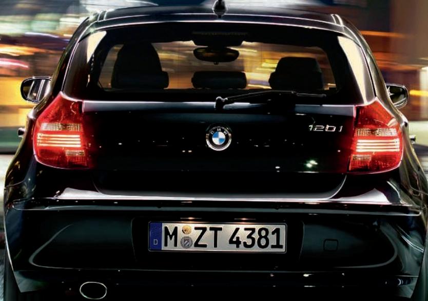 BMW SÉRIE 1 3 & 5 PORTES - Quand performance RIME avec sobriété. - 1