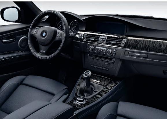 BMW SÉRIE 3 BERLINE - La façon la plus exclusive de ROULER en BMW. - 1