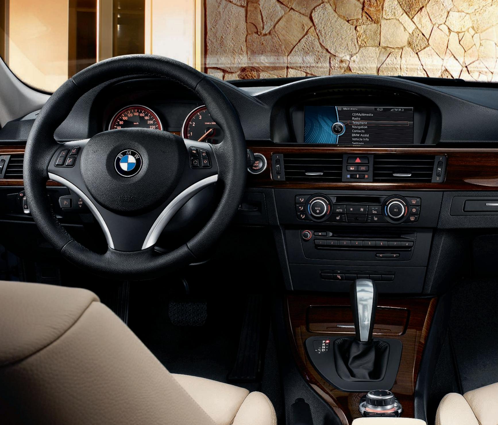 BMW SÉRIE 3 BERLINE - Sportive et elegante - à en RENDRE JALOUX son conducteur. - 7