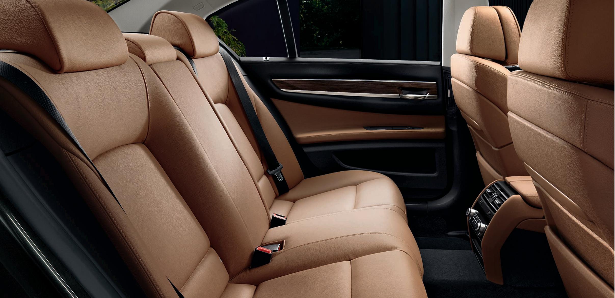 BMW SÉRIE 7 - Un POSTE de conduite parfait DOIT etre BEAU et se FONDRE dans le décor. - 1