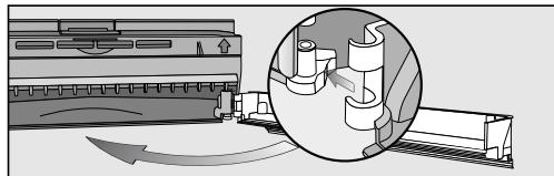 MIELE SCOUT RX1 - Changer la lèvre d'étanchéité du bac à poussières - 3