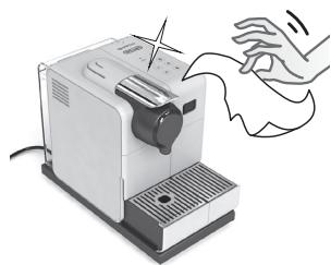 DELONGHI LATISSIMA TOUCH EN550B - PREPARACO DE CAPPUCCINO-LATTE MACCHIATO-ESPUMA DE LEITE QUENTE - 14